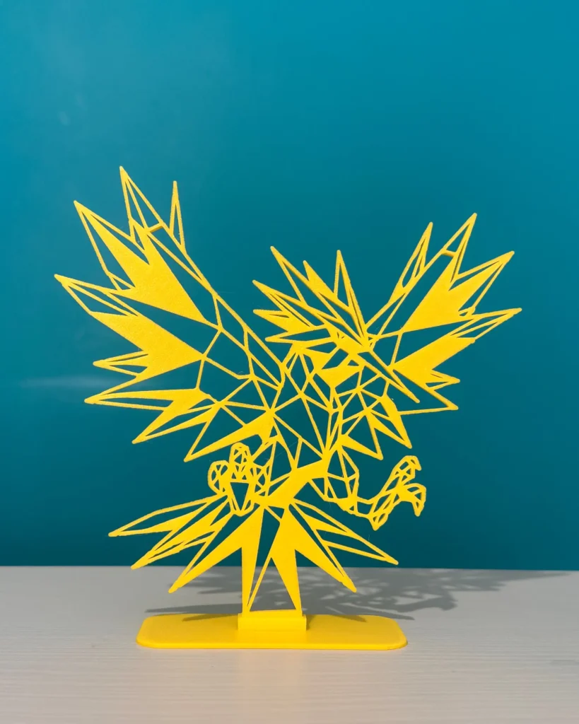 Zapdos’tan İlham Alan Geometrik Kuş Silüeti – Masaüstü & Duvar Dekoru – Ev Dekorasyonu