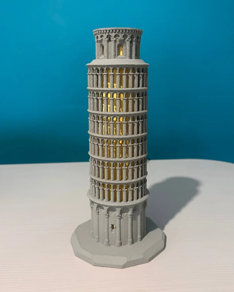 Beton Dokulu Pisa Kulesi LED Masa Lambası – Premium Koleksiyon (25 cm) görsel 2