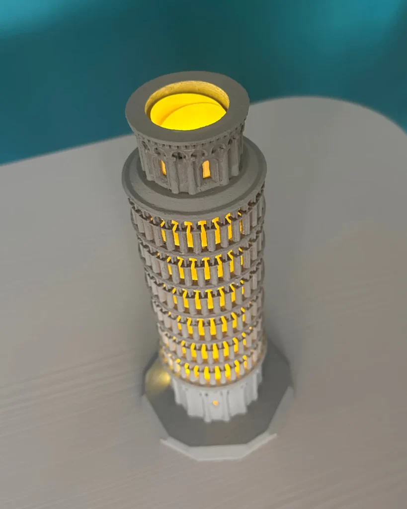 Beton Dokulu Pisa Kulesi LED Masa Lambası – Premium Koleksiyon (25 cm) görsel 4